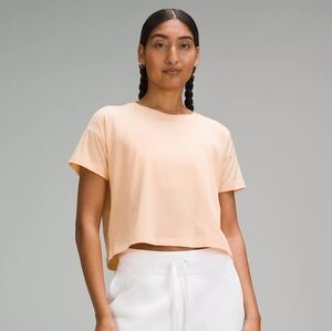 NWT Lululemon Cropped Tee